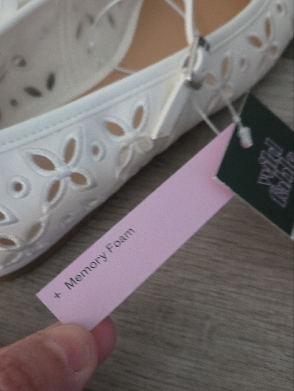 White Floral Cutout Elsa Mary Jane Flats, Size 8, New In Box - Picture 7 of 10